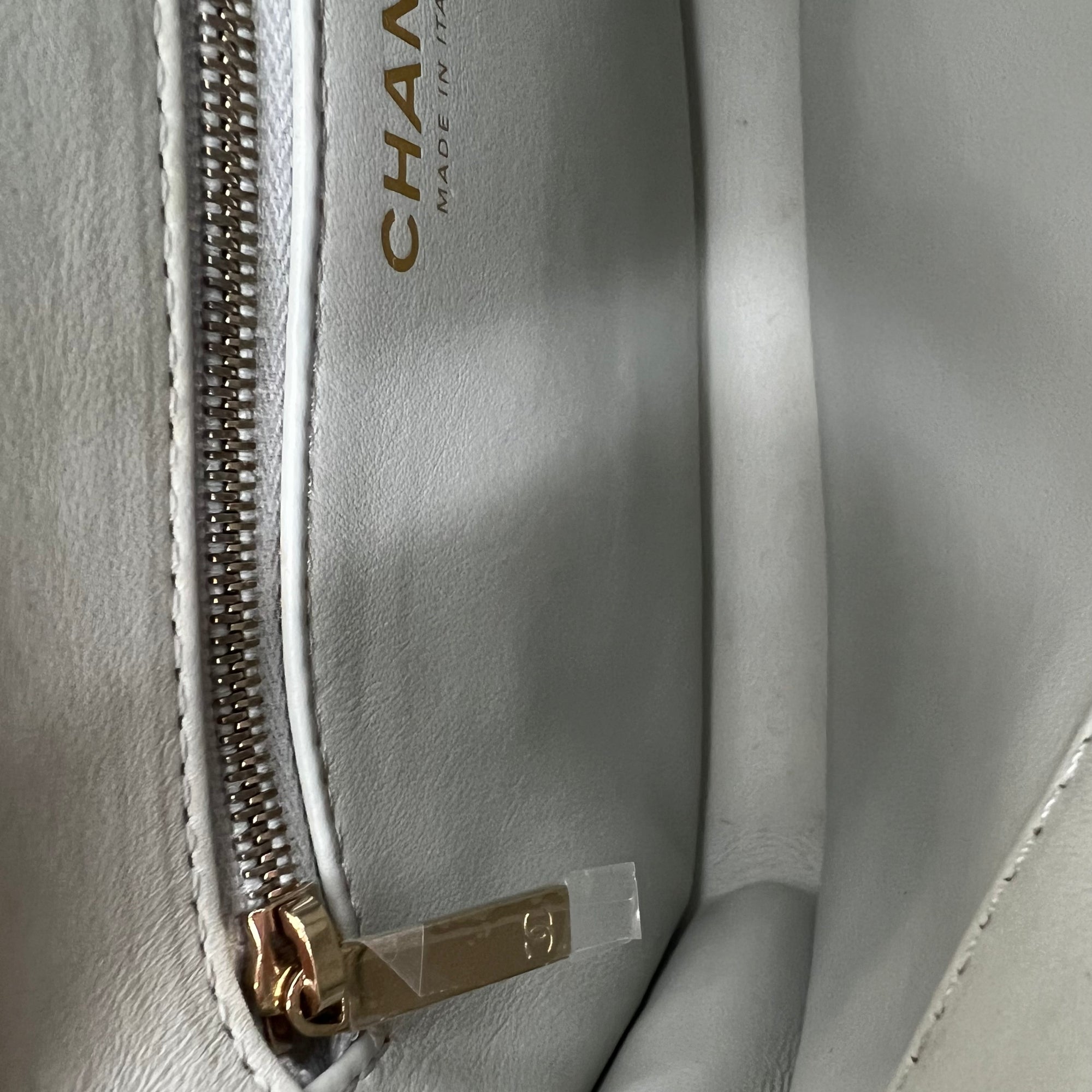 Trendy CC Top Handle Bag Blue in Lambskin, Gold hardware