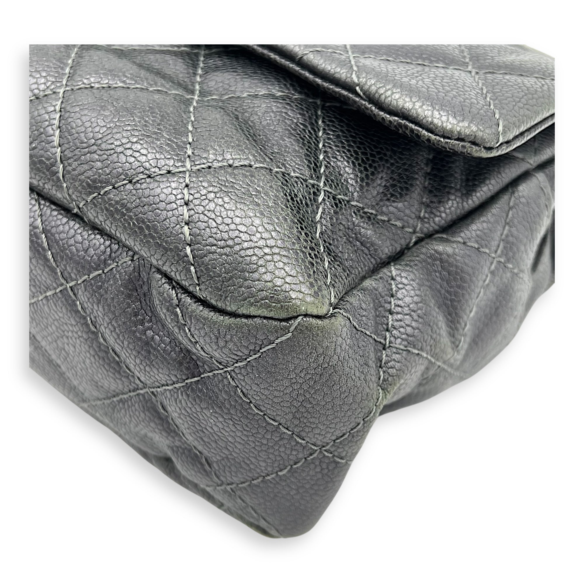 Easy Flap Shoulder Bag Blue in Caviar Leather, Ruthenium hardware