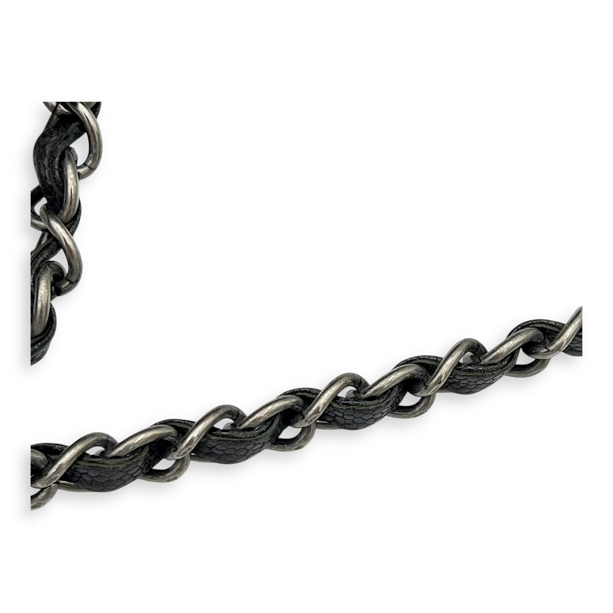 Easy Flap Shoulder Bag Blue in Caviar Leather, Ruthenium hardware