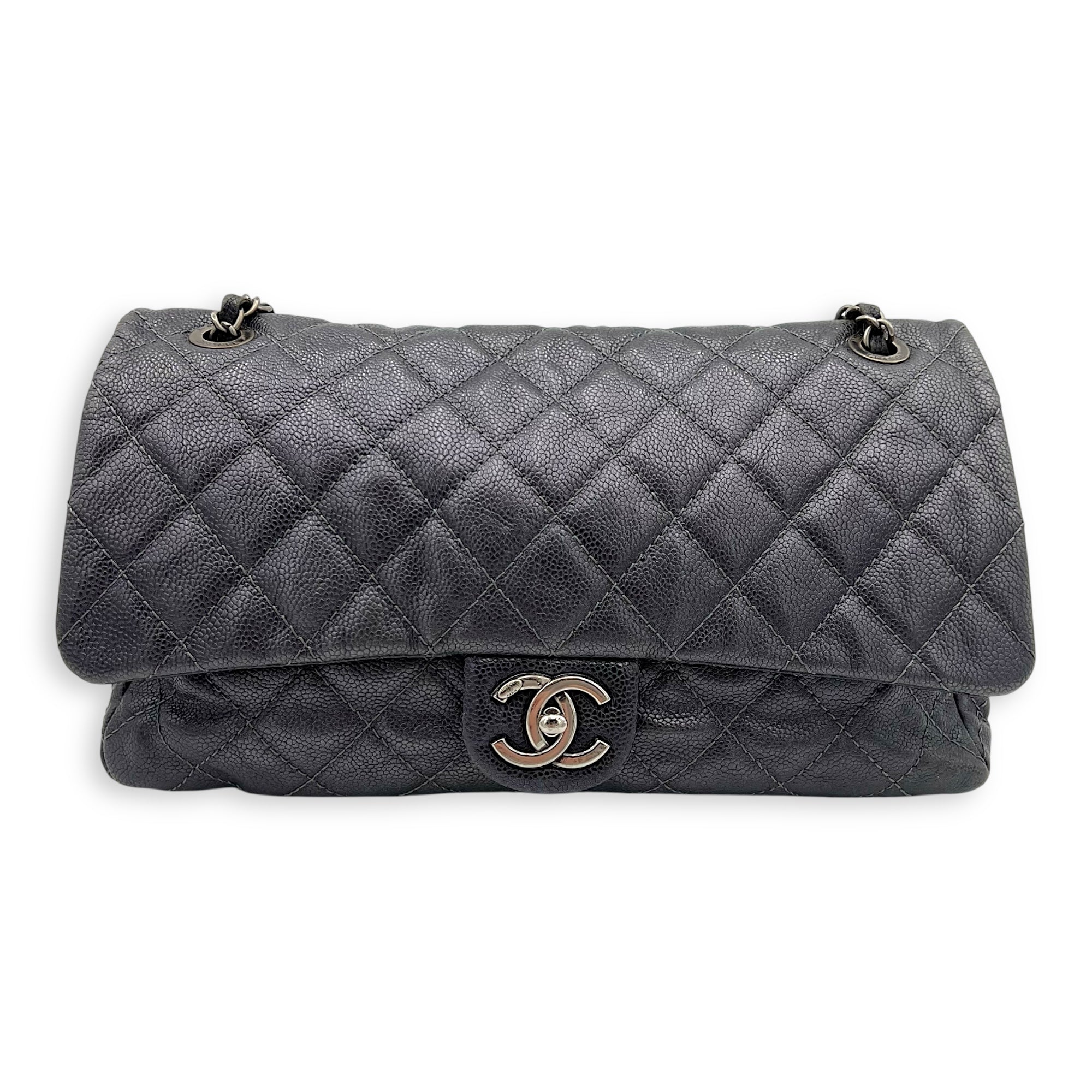 Easy Flap Shoulder Bag Blue in Caviar Leather, Ruthenium hardware