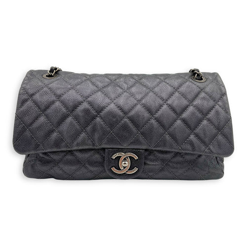 Easy Flap Shoulder Bag Blue in Caviar Leather, Ruthenium hardware