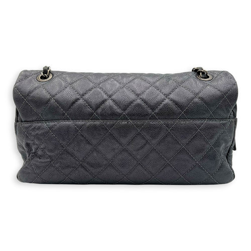 Easy Flap Shoulder Bag Blue in Caviar Leather, Ruthenium hardware