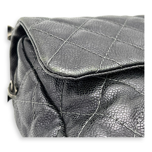 Easy Flap Shoulder Bag Blue in Caviar Leather, Ruthenium hardware
