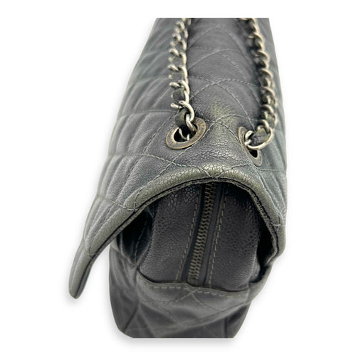 Easy Flap Shoulder Bag Blue in Caviar Leather, Ruthenium hardware