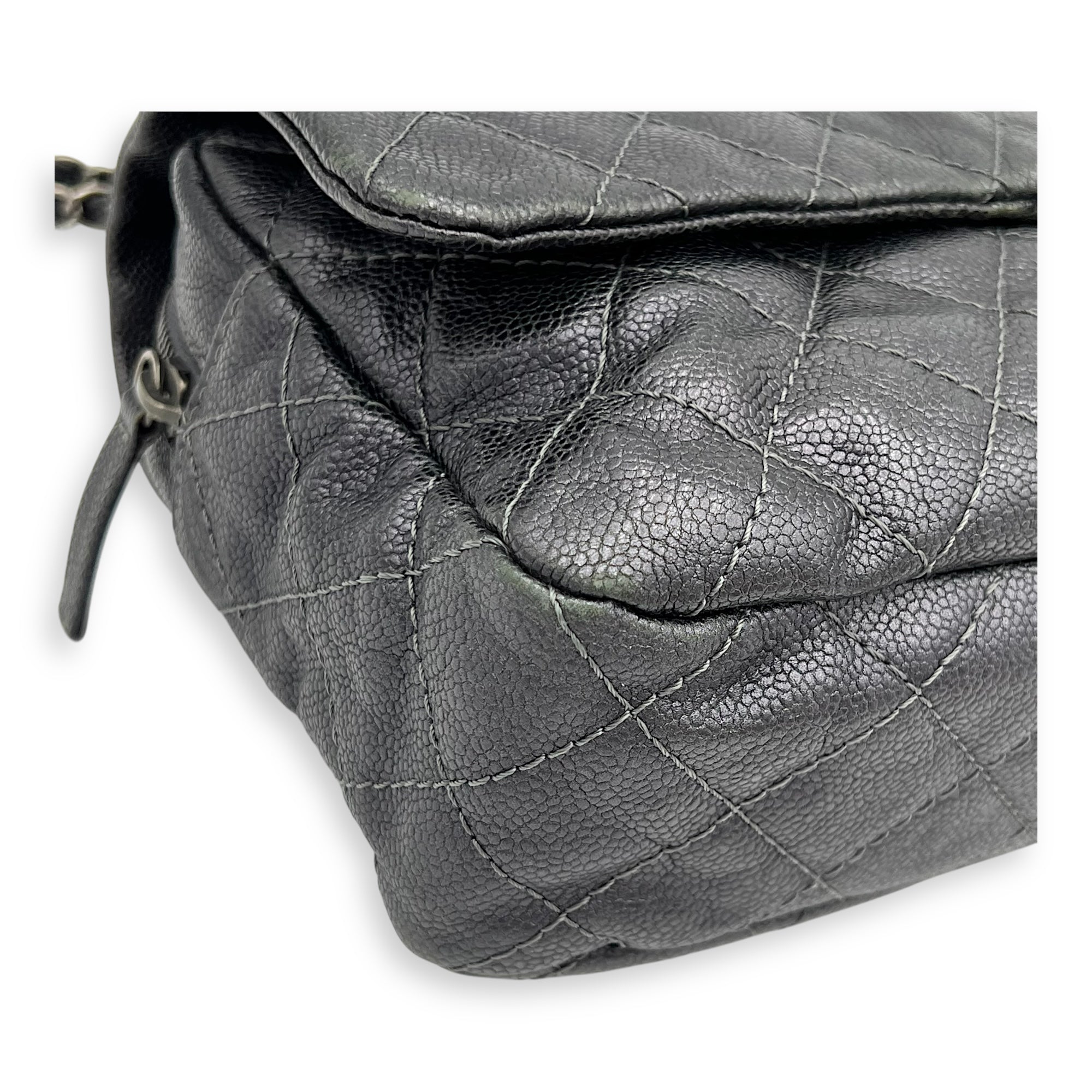 Easy Flap Shoulder Bag Blue in Caviar Leather, Ruthenium hardware