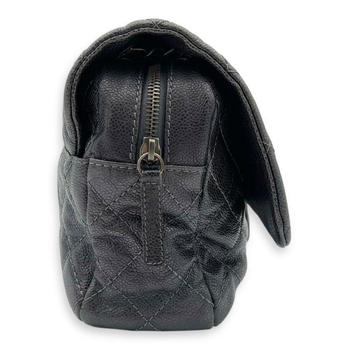 Easy Flap Shoulder Bag Blue in Caviar Leather, Ruthenium hardware