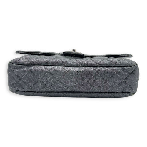 Easy Flap Shoulder Bag Blue in Caviar Leather, Ruthenium hardware