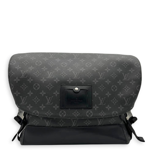 VOYAGE DEFILE HOMME AUTOMNE HIVER Messenger Bag MM Black in Monogram Coated Canvas, Silver hardware