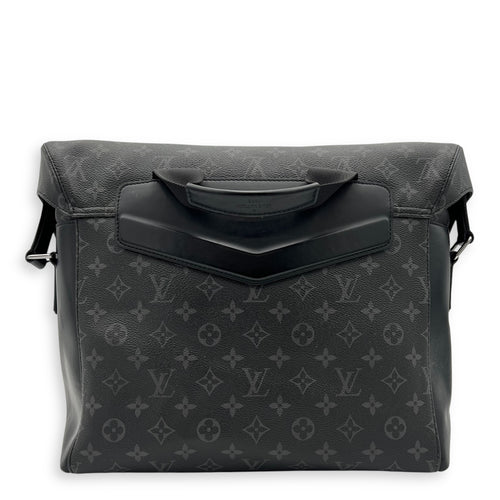 VOYAGE DEFILE HOMME AUTOMNE HIVER Messenger Bag MM Black in Monogram Coated Canvas, Silver hardware