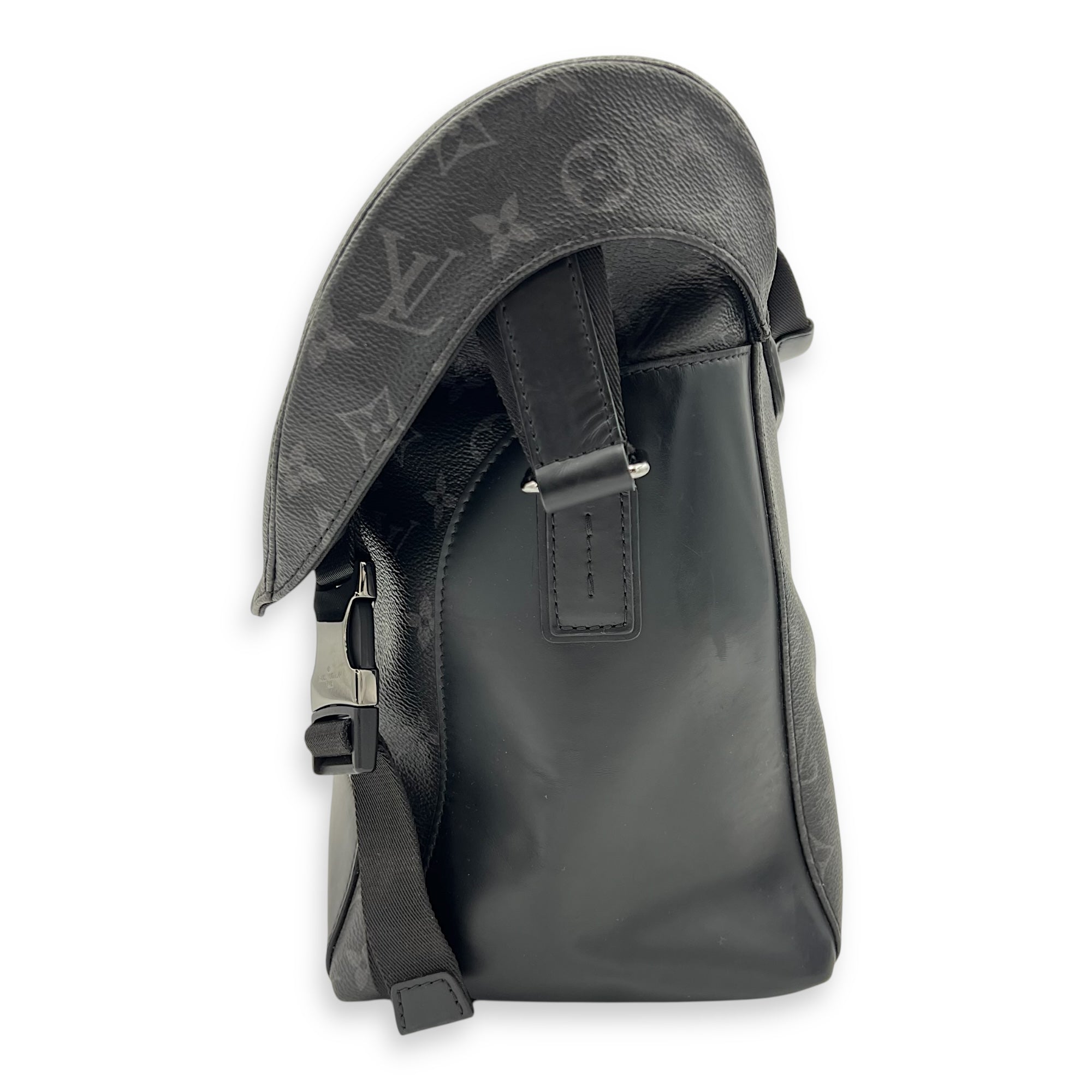 VOYAGE DEFILE HOMME AUTOMNE HIVER Messenger Bag MM Black in Monogram Coated Canvas, Silver hardware