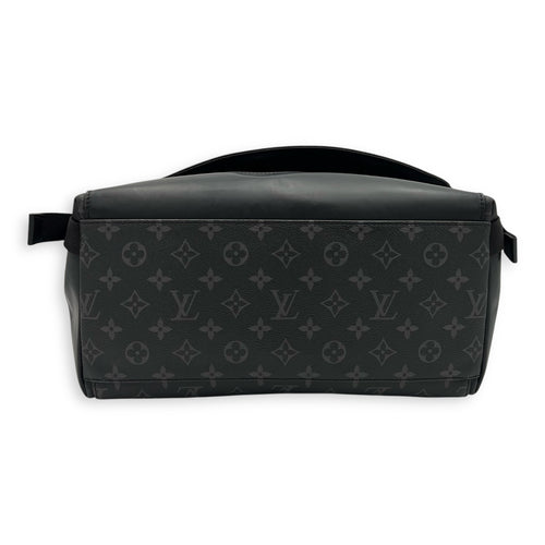 VOYAGE DEFILE HOMME AUTOMNE HIVER Messenger Bag MM Black in Monogram Coated Canvas, Silver hardware