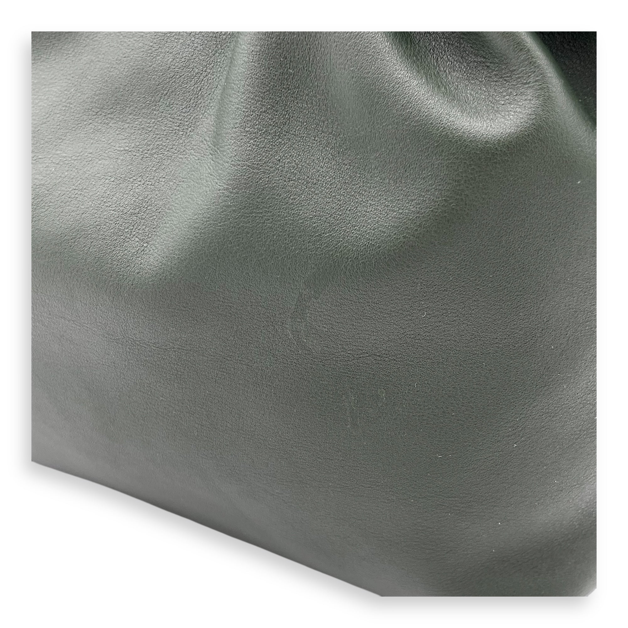 Flamenco Shoulder Bag Green in Calfskin, Gold hardware