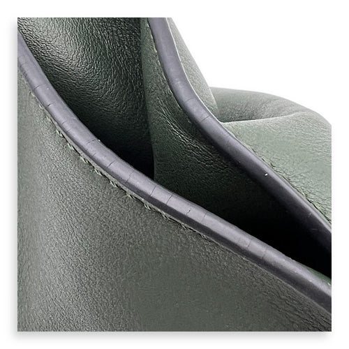 Flamenco Shoulder Bag Green in Calfskin, Gold hardware