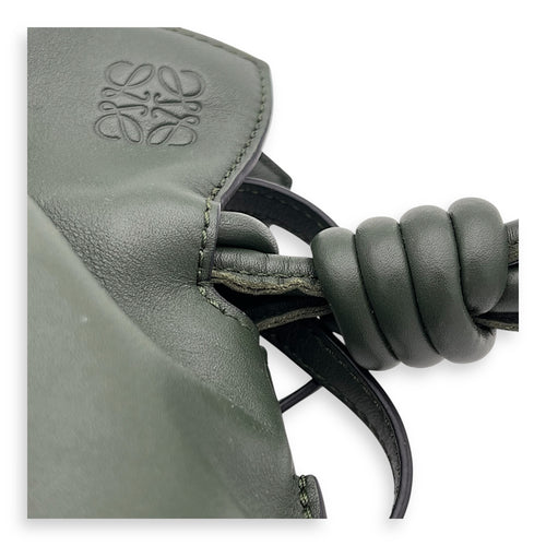 Flamenco Shoulder Bag Green in Calfskin, Gold hardware