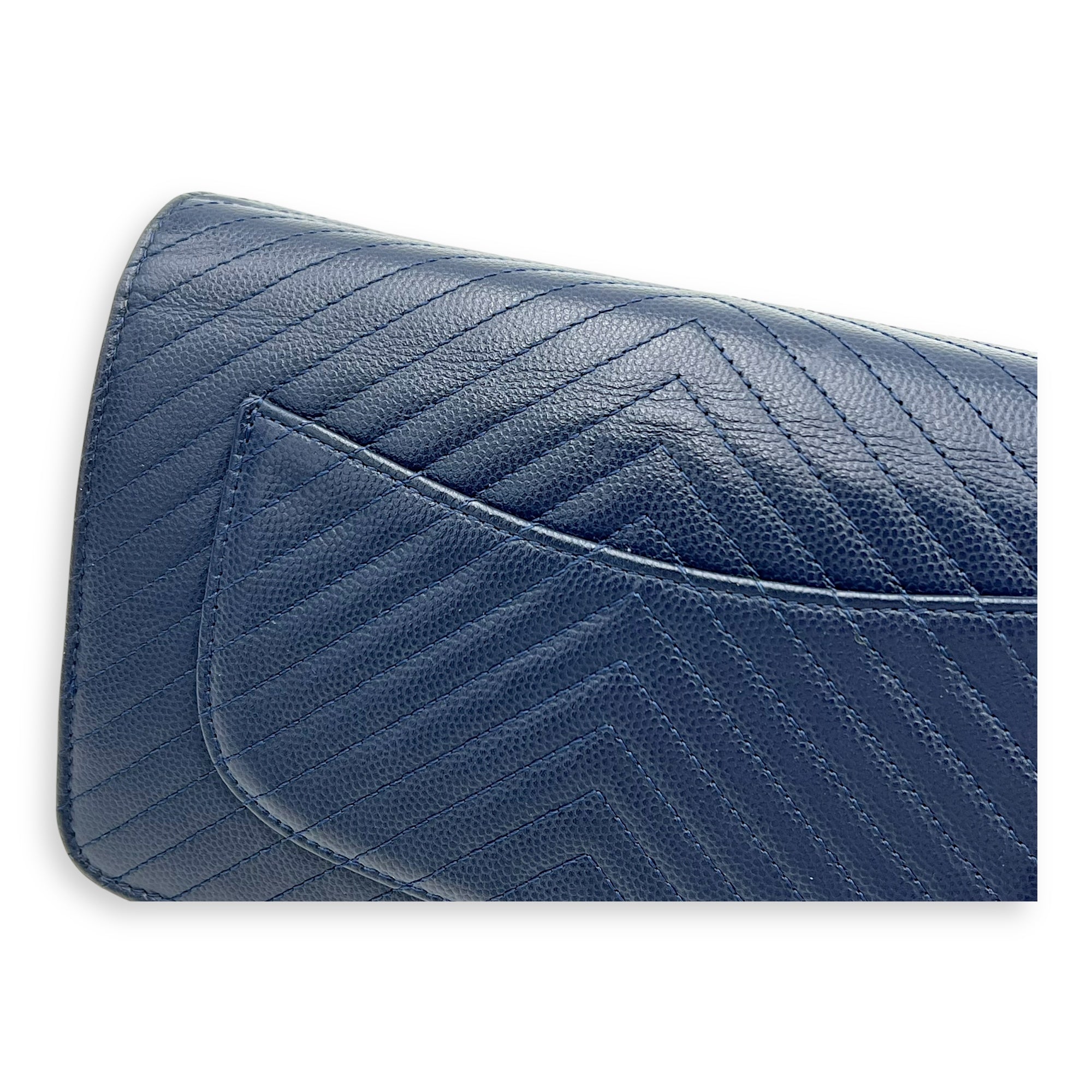 Chevron Wallet On Chain Blue in Caviar Leather, Silver hardware