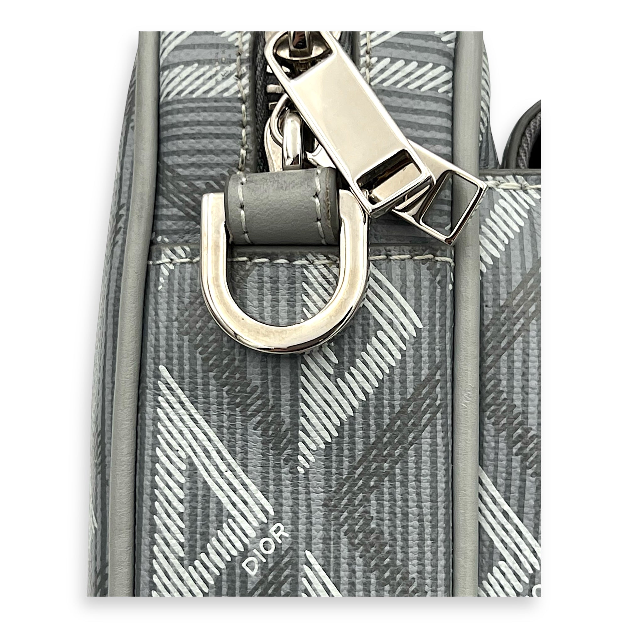 HIt the Road Messenger Grey in Coated Canvas, Silver hardware