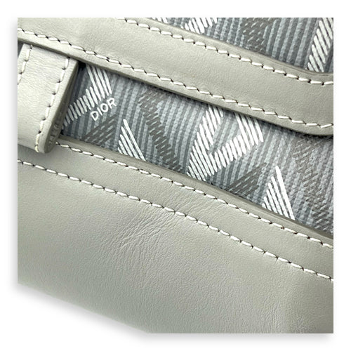 HIt the Road Messenger Grey in Coated Canvas, Silver hardware