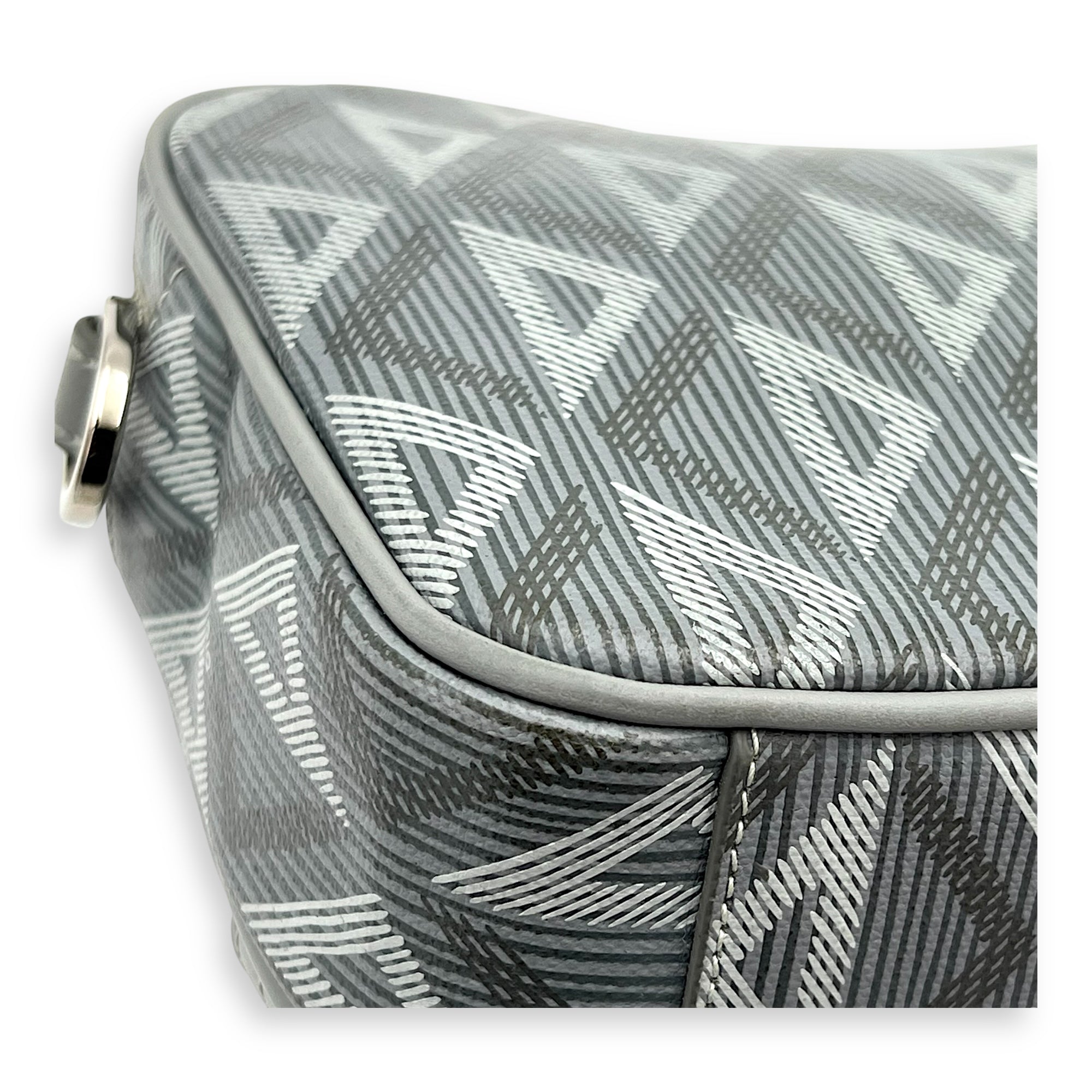 HIt the Road Messenger Grey in Coated Canvas, Silver hardware