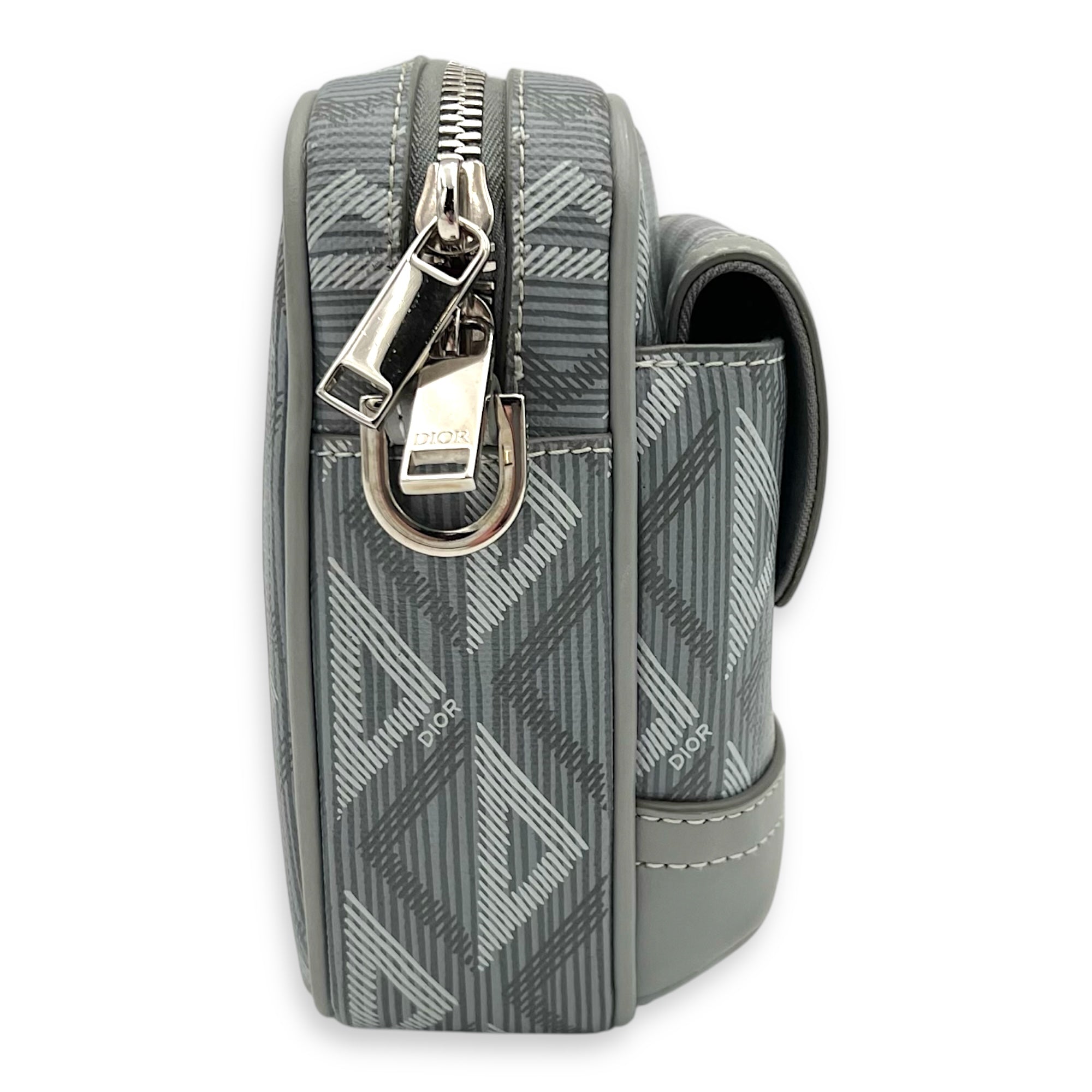 HIt the Road Messenger Grey in Coated Canvas, Silver hardware