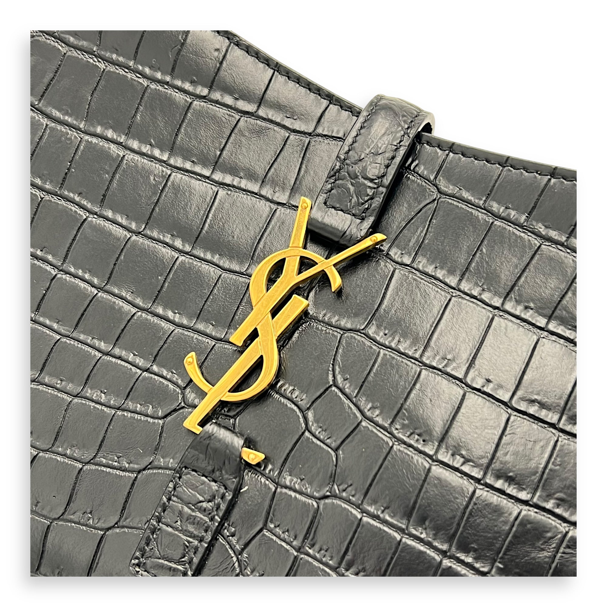 Le 5 A 7 Shoulder Bag Medium Black in Calfskin, Gold hardware