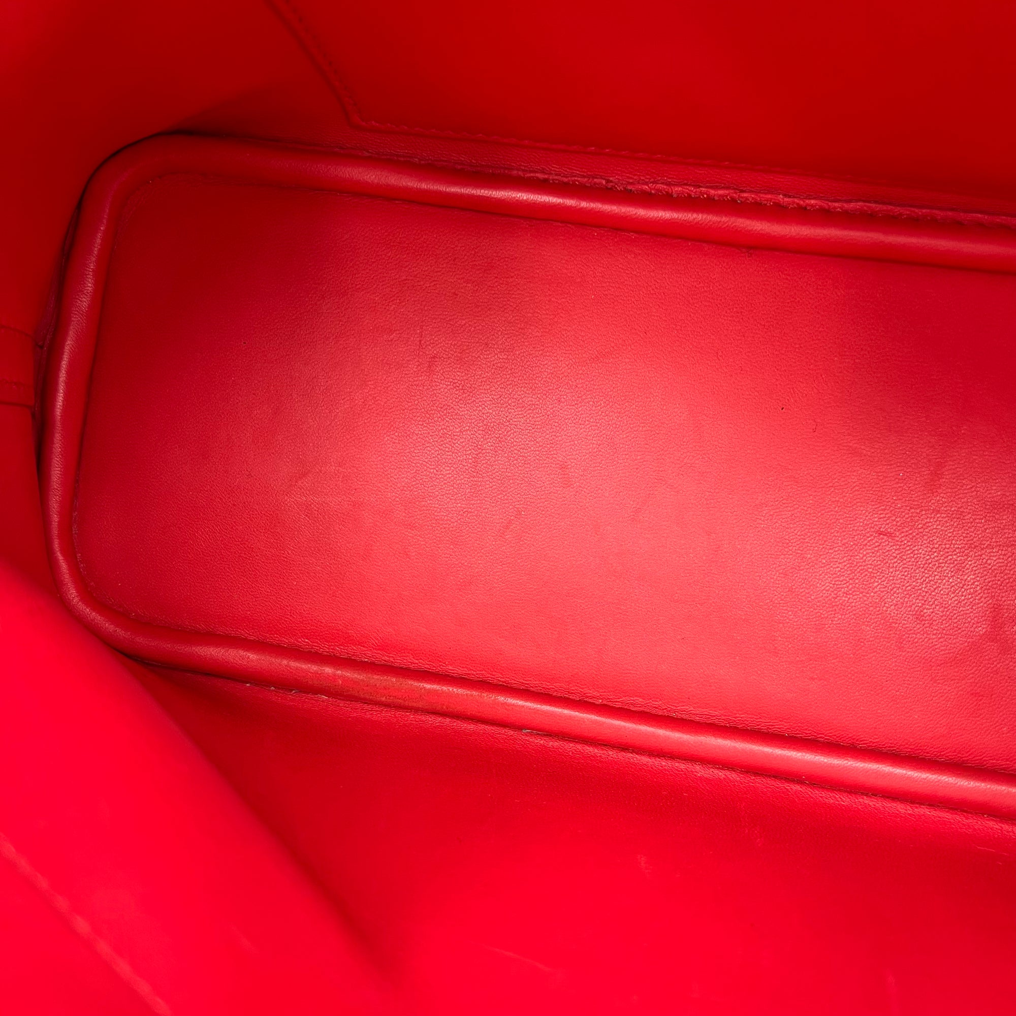 Bolide Red in Epsom, Silver hardware