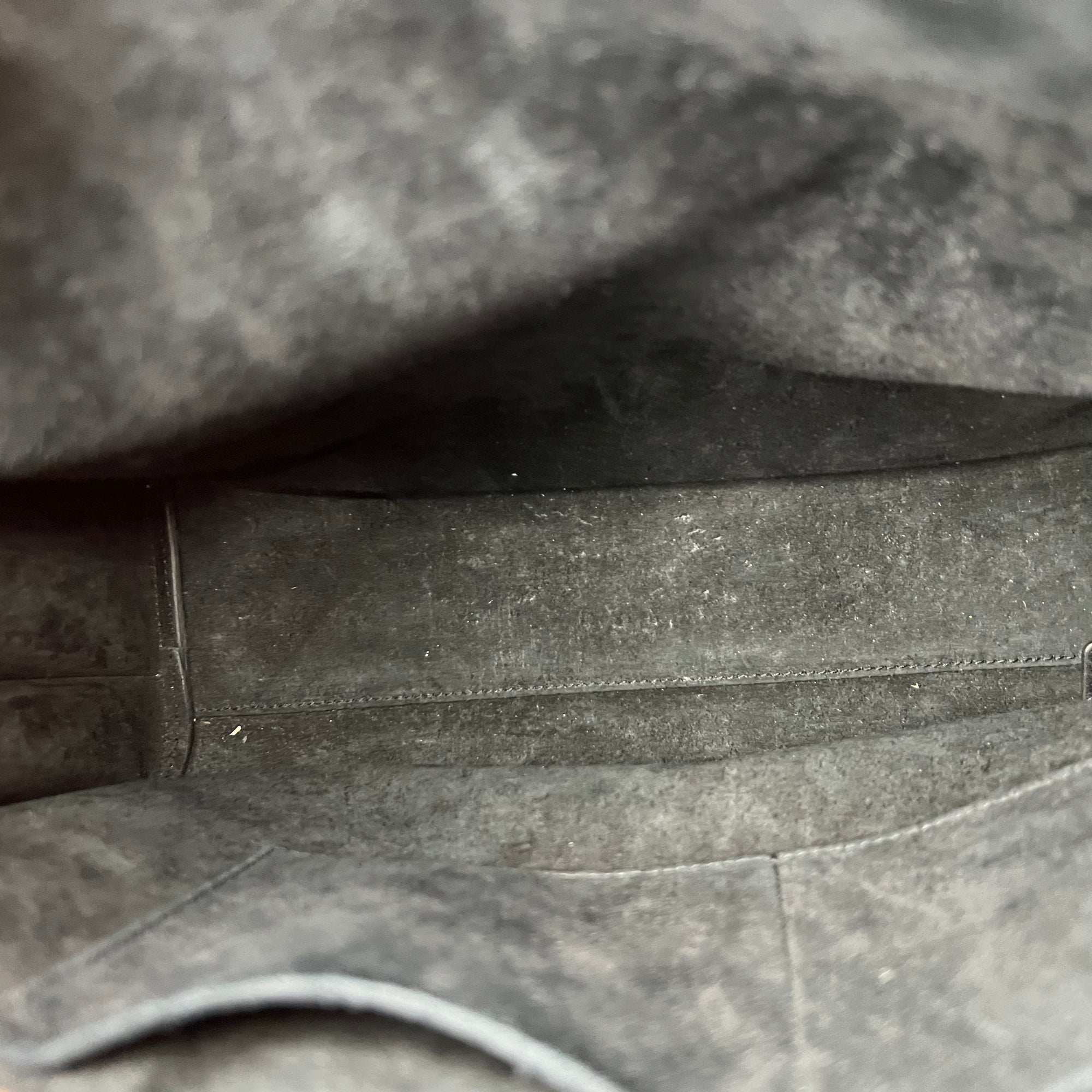 Sac de Jour Tote Bag Large Black in Calfskin, Gold hardware