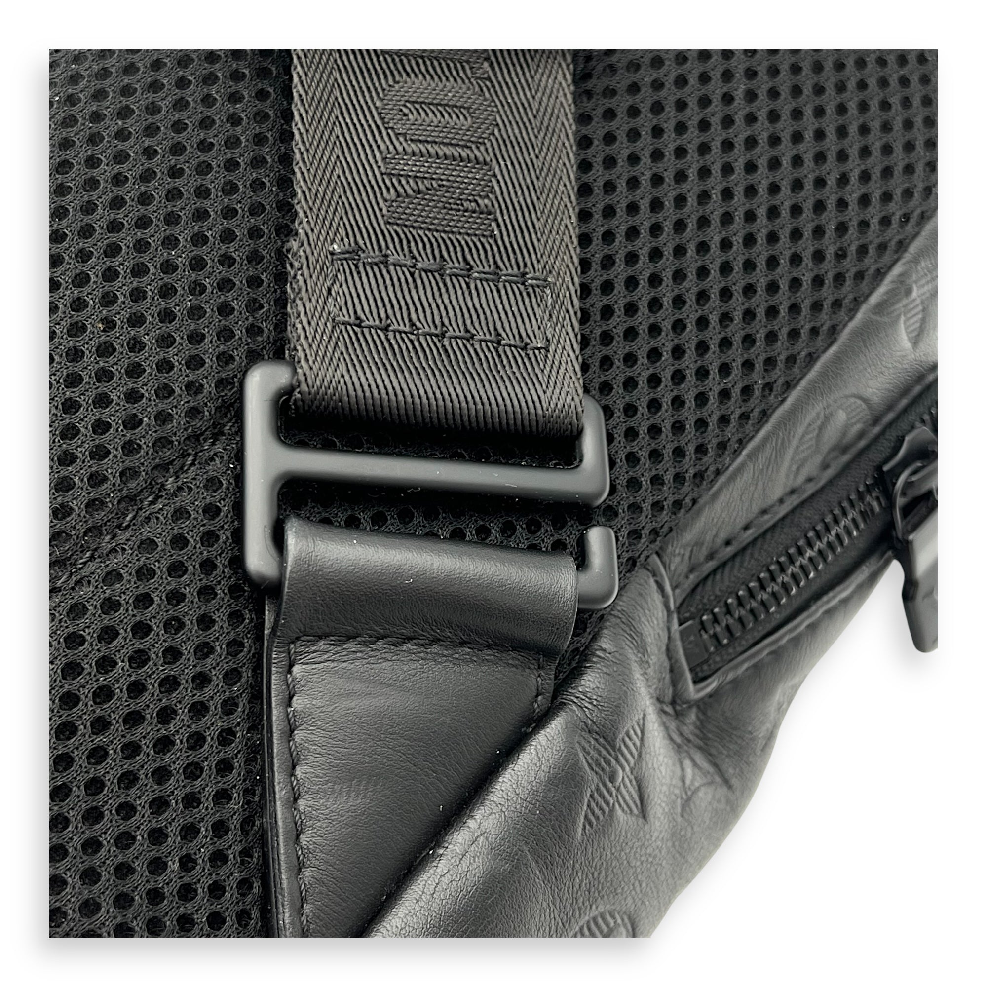 Racer Sling bag Black in Calfskin, Black hardware