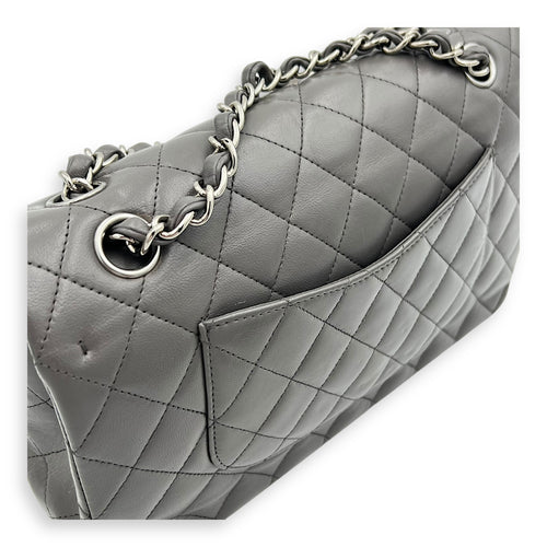 Classic Medium Grey (retouched) Shoulder Bag in Lambskin, Silver hardware