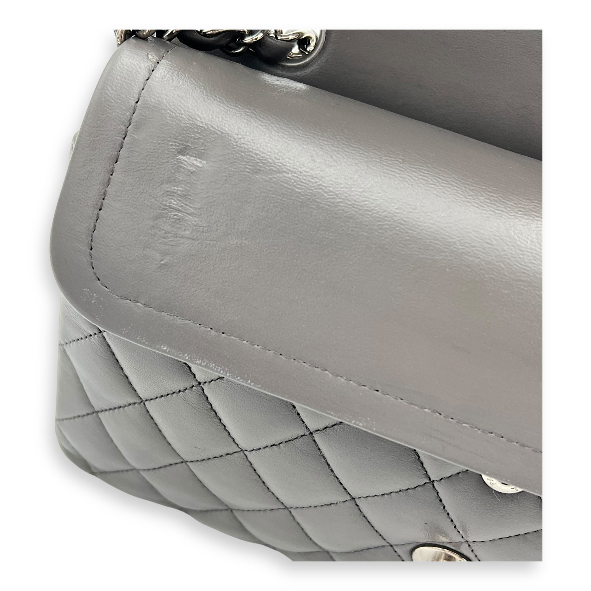 Classic Medium Grey (retouched) Shoulder Bag in Lambskin, Silver hardware