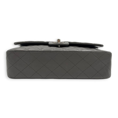 Classic Medium Grey (retouched) Shoulder Bag in Lambskin, Silver hardware