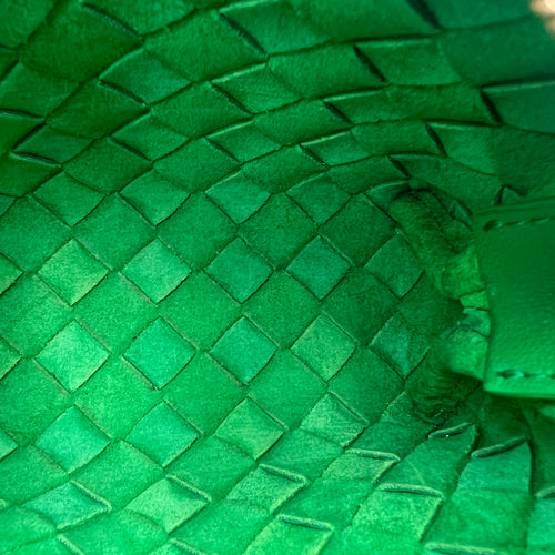 Loop Shoulder Bag Green in Lambskin, Gold hardware