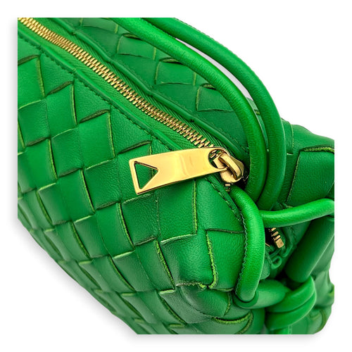 Loop Shoulder Bag Green in Lambskin, Gold hardware