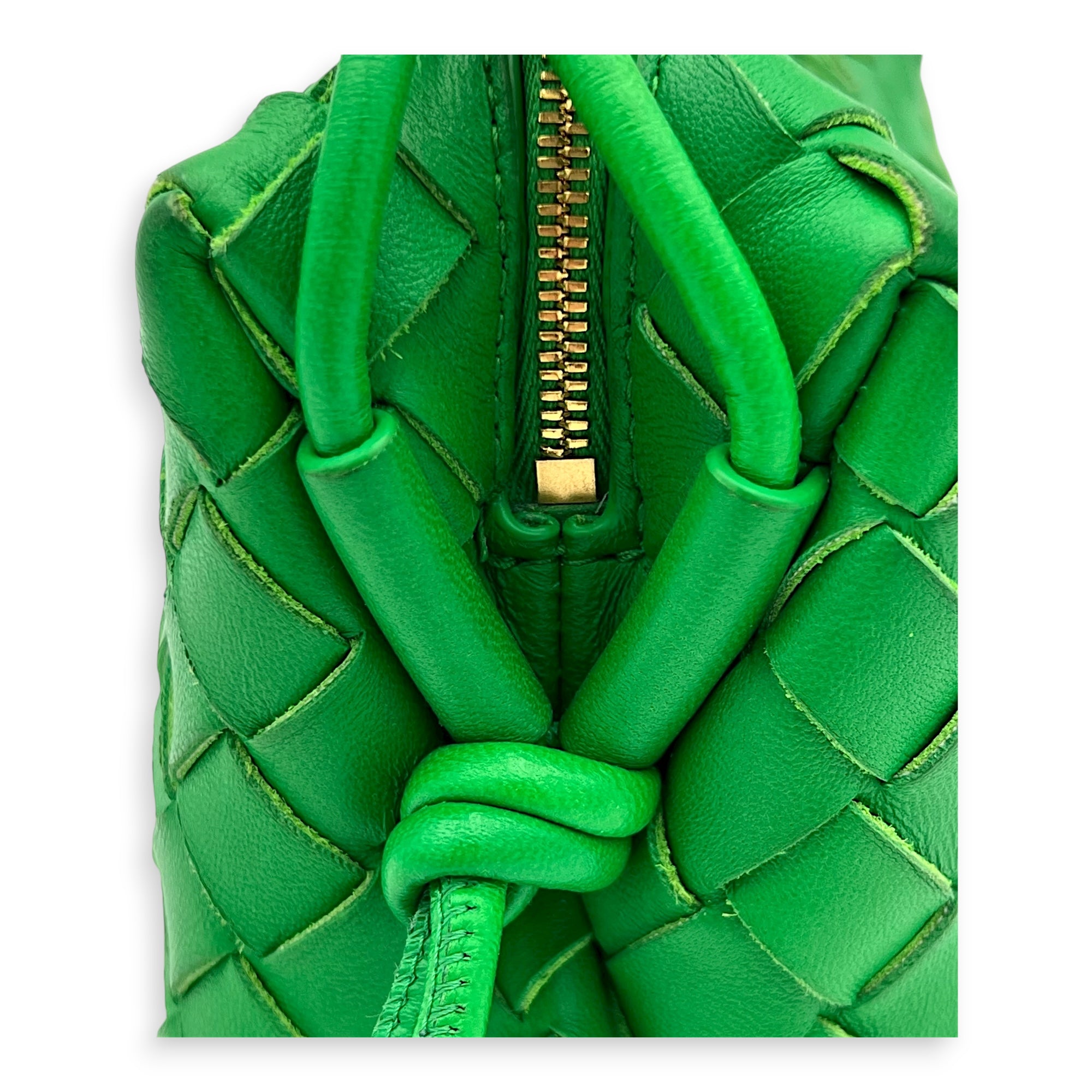 Loop Shoulder Bag Green in Lambskin, Gold hardware