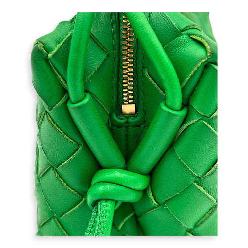 Loop Shoulder Bag Green in Lambskin, Gold hardware