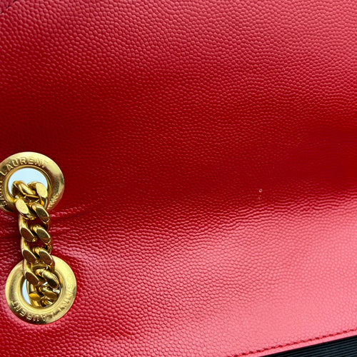 Envelope Shoulder Bag Large Red in Caviar Leather, Gold hardware