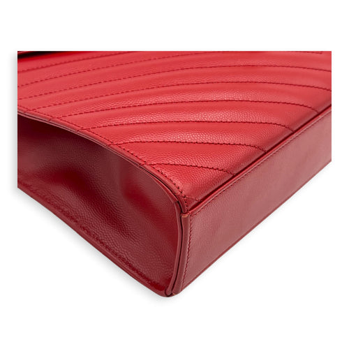 Envelope Shoulder Bag Large Red in Caviar Leather, Gold hardware