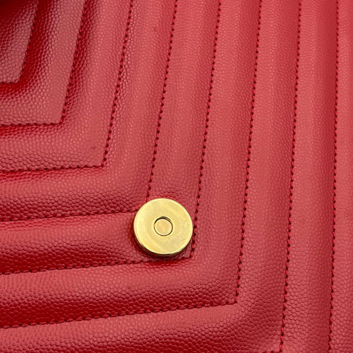 Envelope Shoulder Bag Large Red in Caviar Leather, Gold hardware