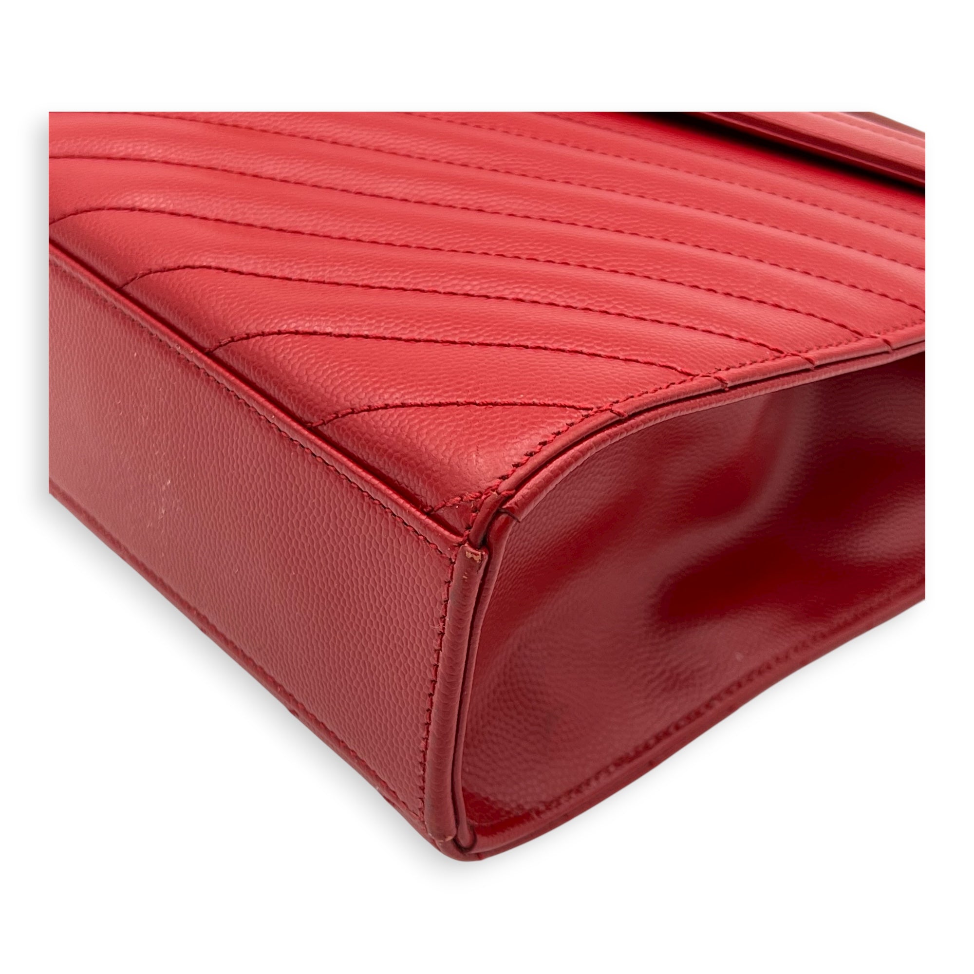 Envelope Shoulder Bag Large Red in Caviar Leather, Gold hardware