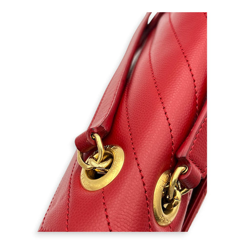 Envelope Shoulder Bag Large Red in Caviar Leather, Gold hardware