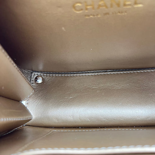CC Seasonal Camera Shoulder Bag Black in Patent Leather, Gold hardware
