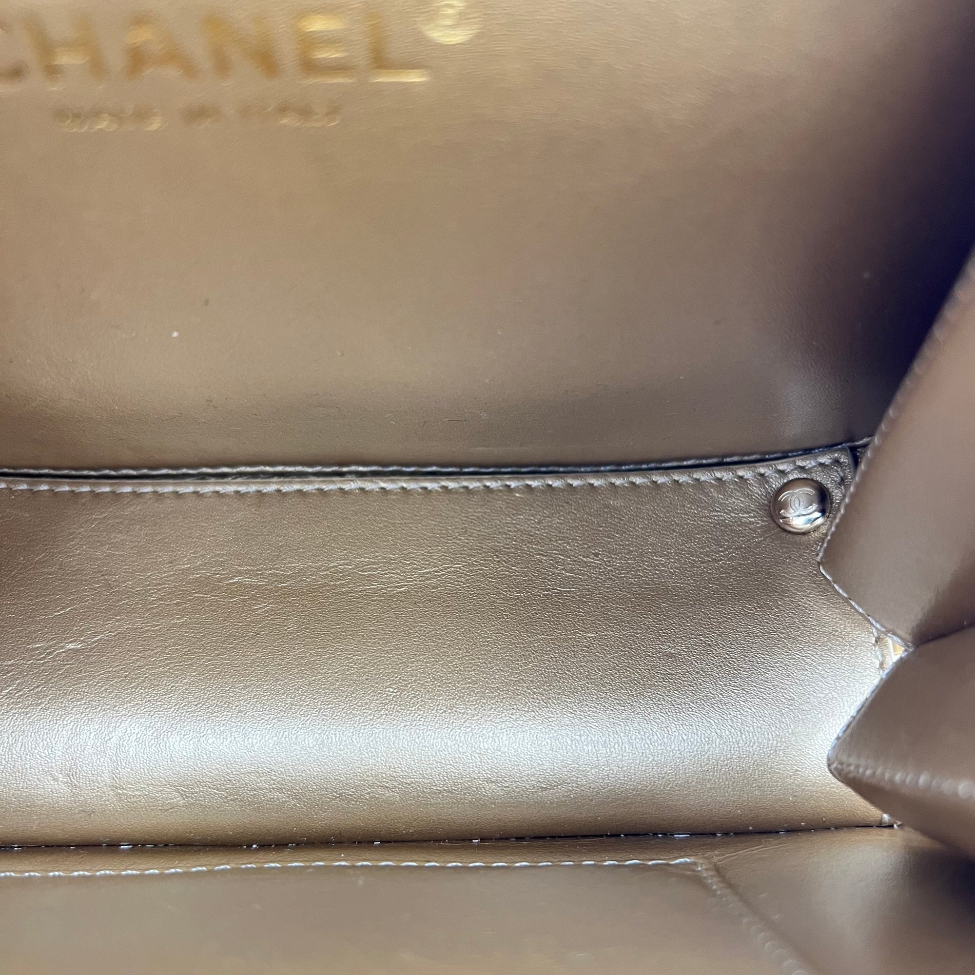 CC Seasonal Camera Shoulder Bag Black in Patent Leather, Gold hardware