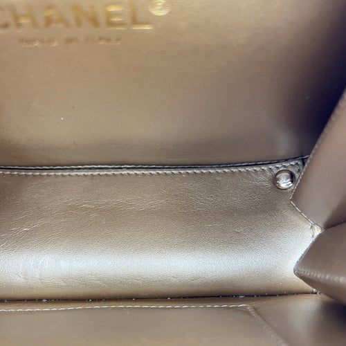 CC Seasonal Camera Shoulder Bag Black in Patent Leather, Gold hardware