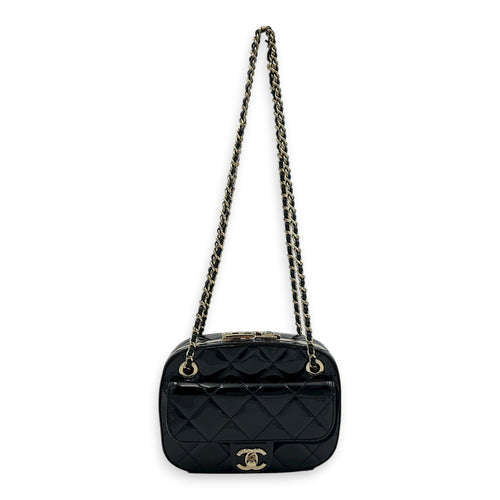 CC Seasonal Camera Shoulder Bag Black in Patent Leather, Gold hardware