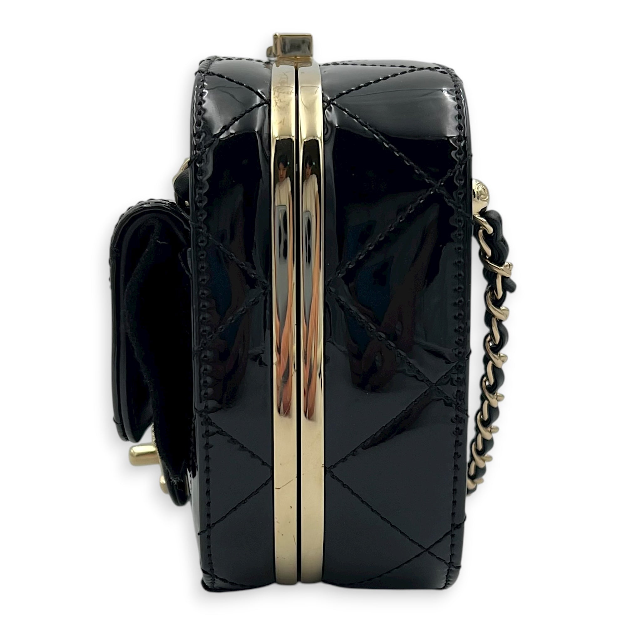 CC Seasonal Camera Shoulder Bag Black in Patent Leather, Gold hardware