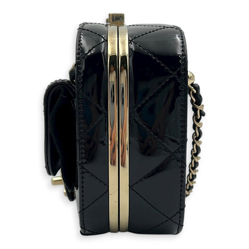 CC Seasonal Camera Shoulder Bag Black in Patent Leather, Gold hardware