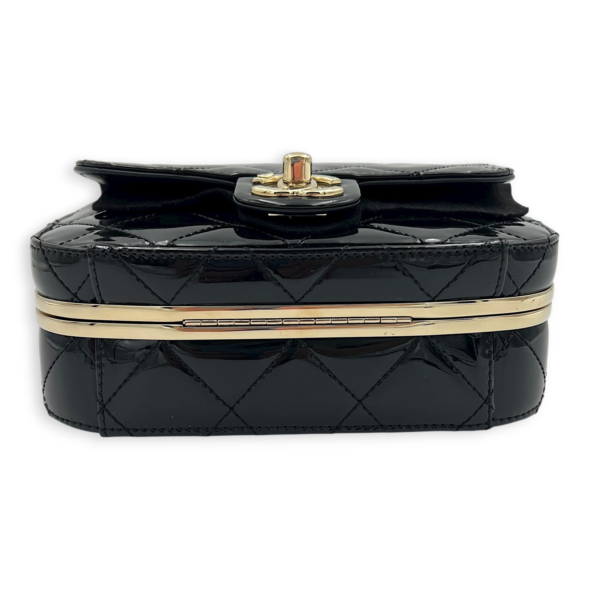 CC Seasonal Camera Shoulder Bag Black in Patent Leather, Gold hardware