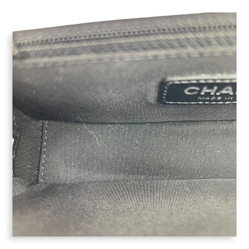 My Everything Shoulder Bag White in Caviar Leather, Black hardware