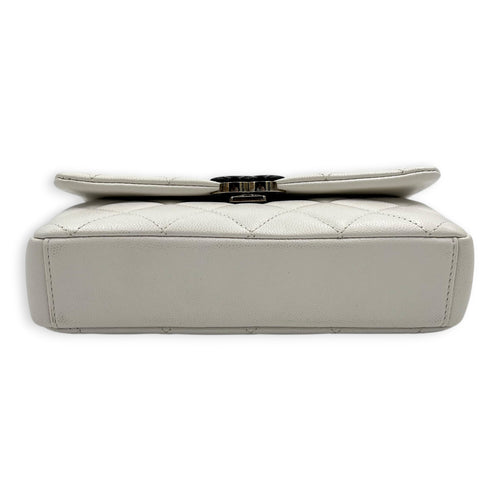 My Everything Shoulder Bag White in Caviar Leather, Black hardware