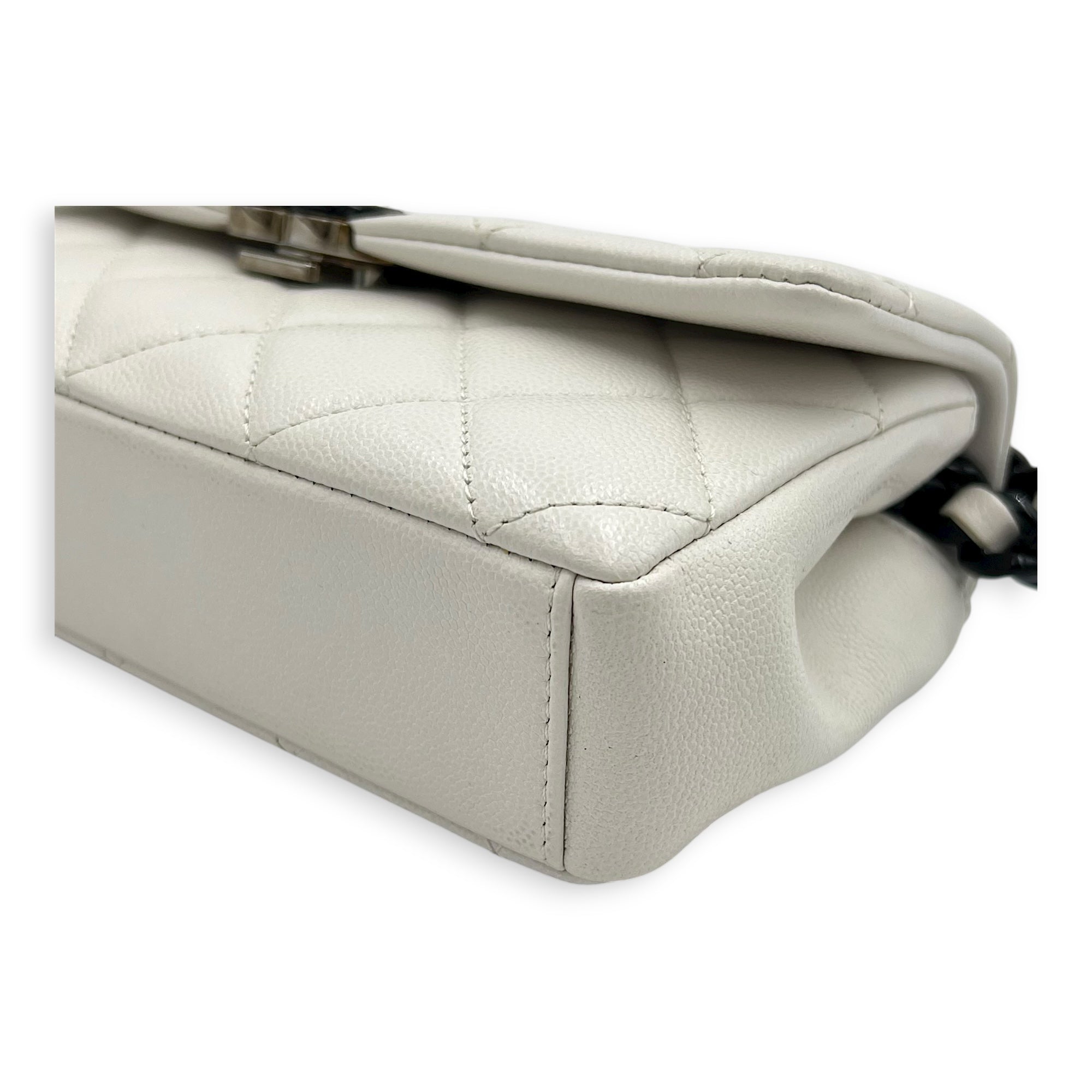 My Everything Shoulder Bag White in Caviar Leather, Black hardware
