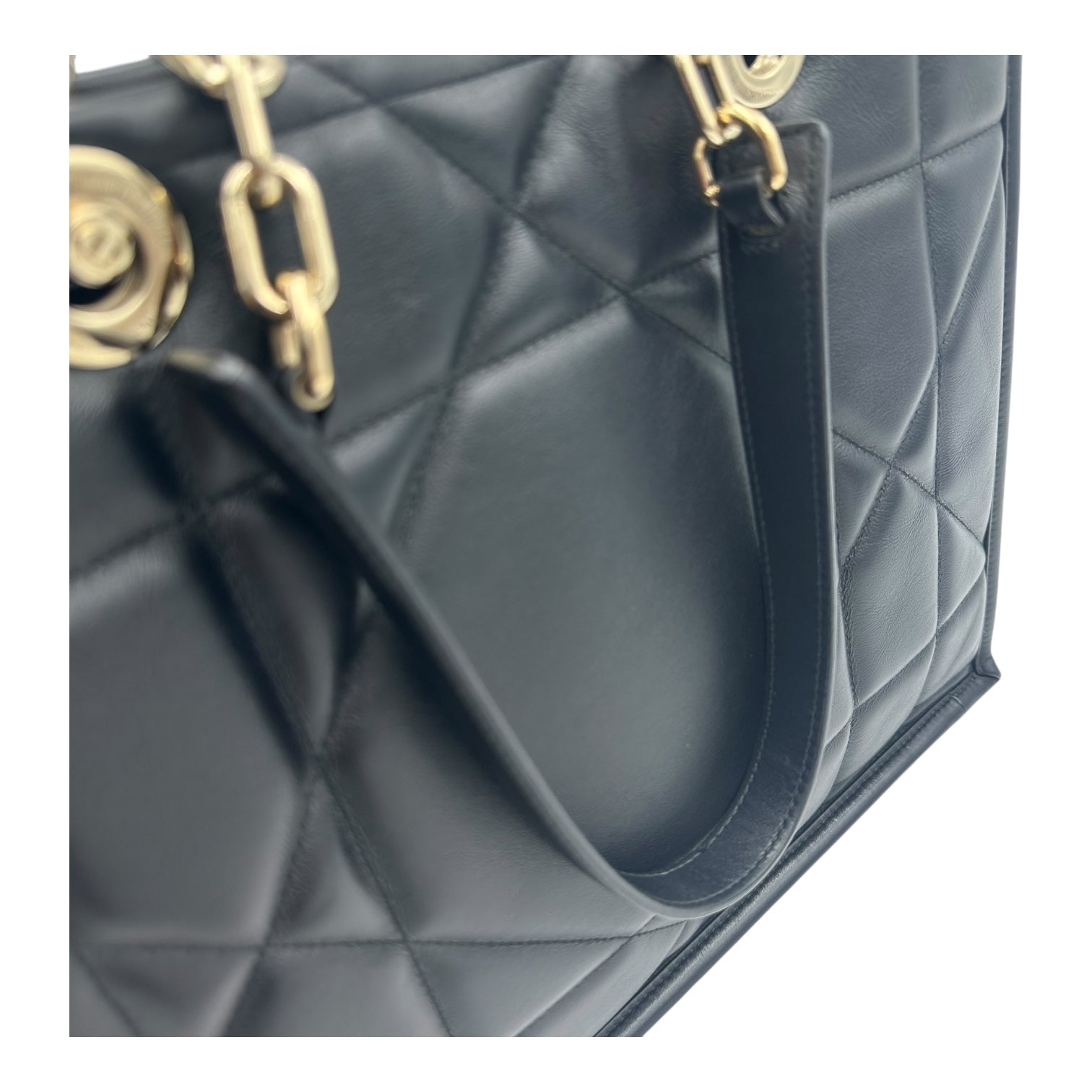 Essential Archi Cannage Tote Bag Black in Lambskin, Gold hardware